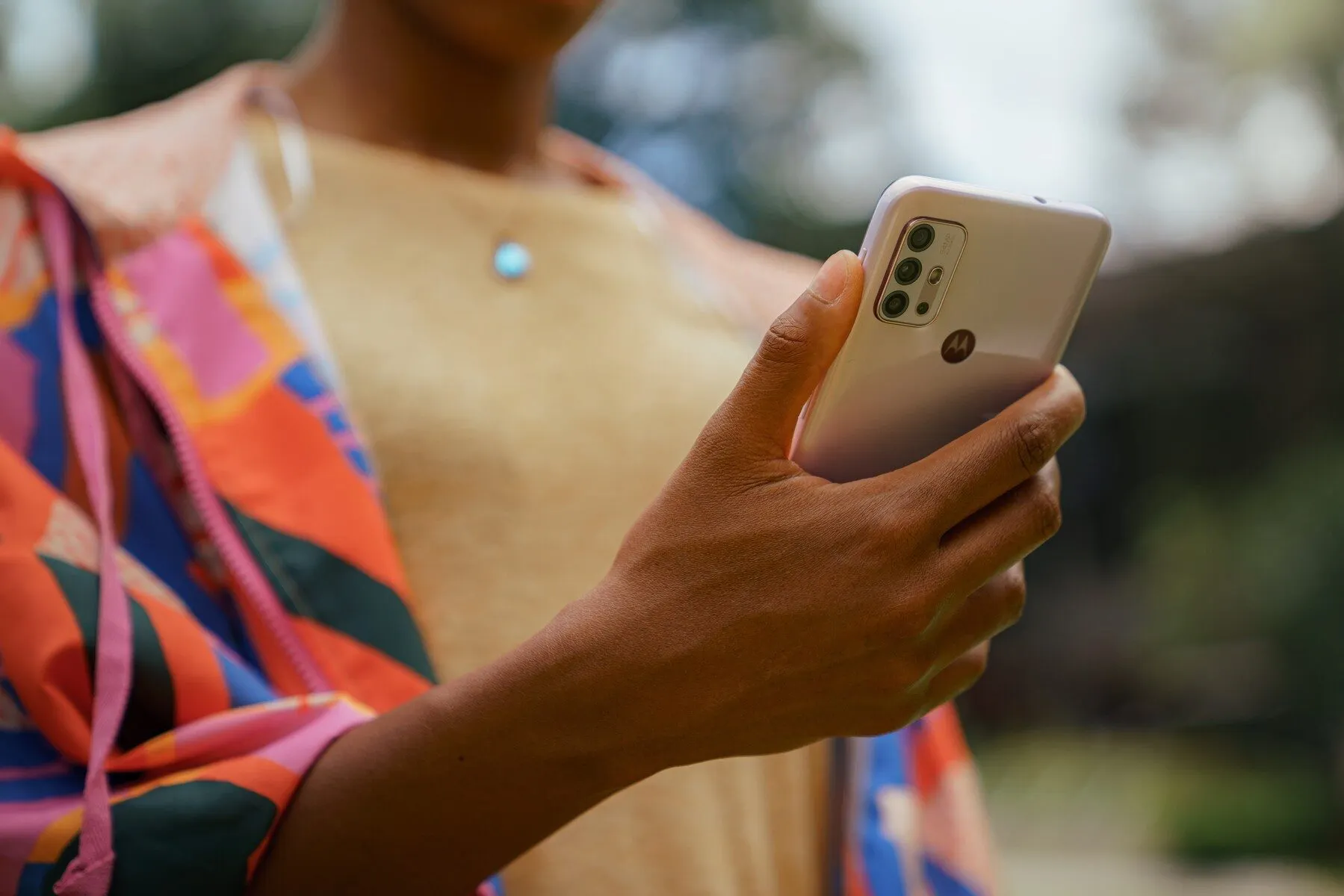 Доступный Moto G30 доехал до России. Здесь есть жирная батарея и NFC