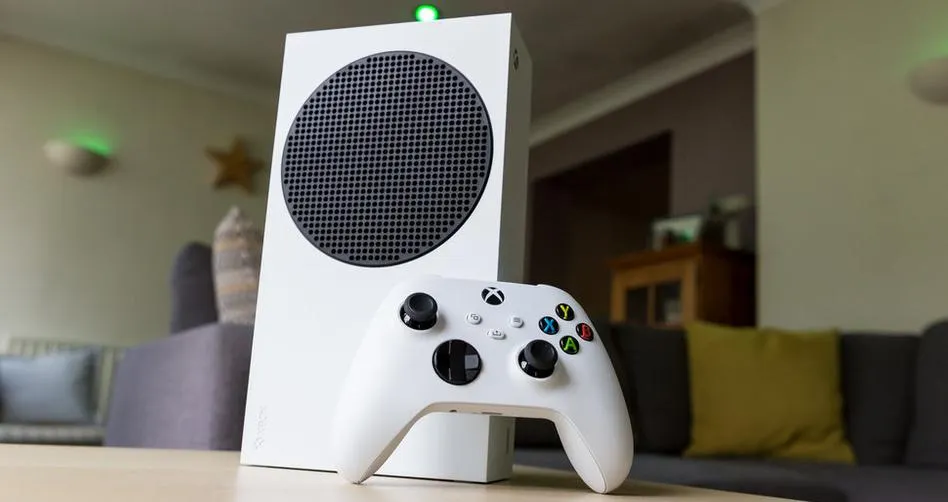 Плюсы и минусы Xbox Series S. Где искать бюджетную игровую приставку и как купить дешевле рынка?