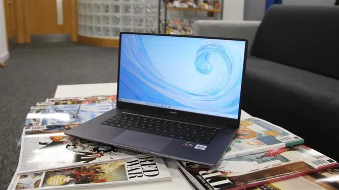 Huawei MateBook D15 сливают на Алике по самой выгодной цене. Чем хорош этот ноутбук?