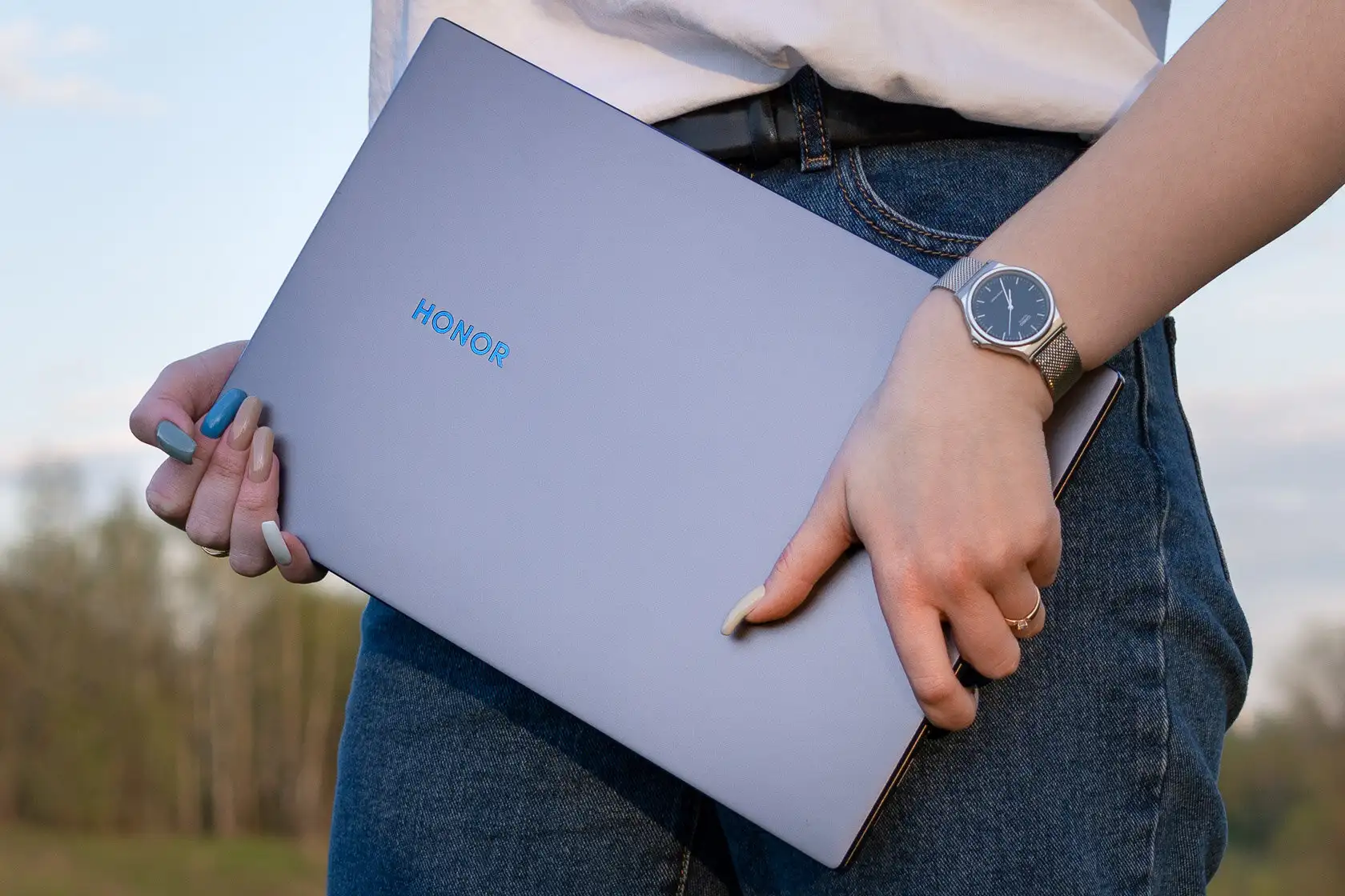 В Россию привезли ноутбуки Honor MagicBook. Сколько стоят и какие бонусы положены за предзаказ?
