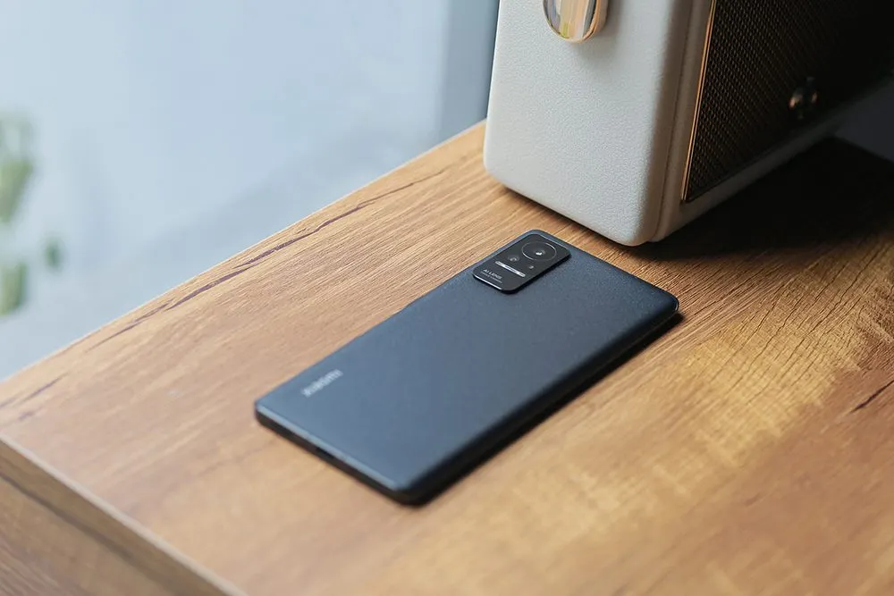 В Китае вышел красивейший Xiaomi Civi. Девайс не приедет в Россию — что брать вместо него?