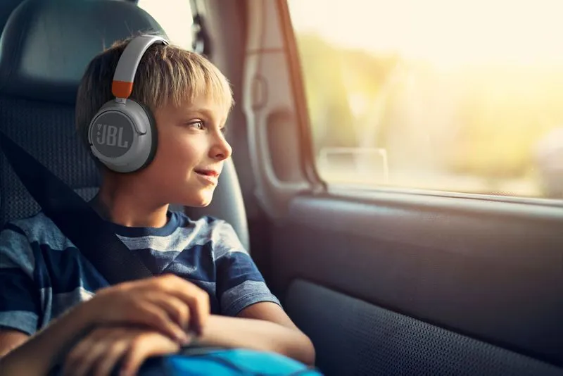 JBL выпустила кучу новых колонок и наушников. Варианты для спорта, детей и соседей – здесь