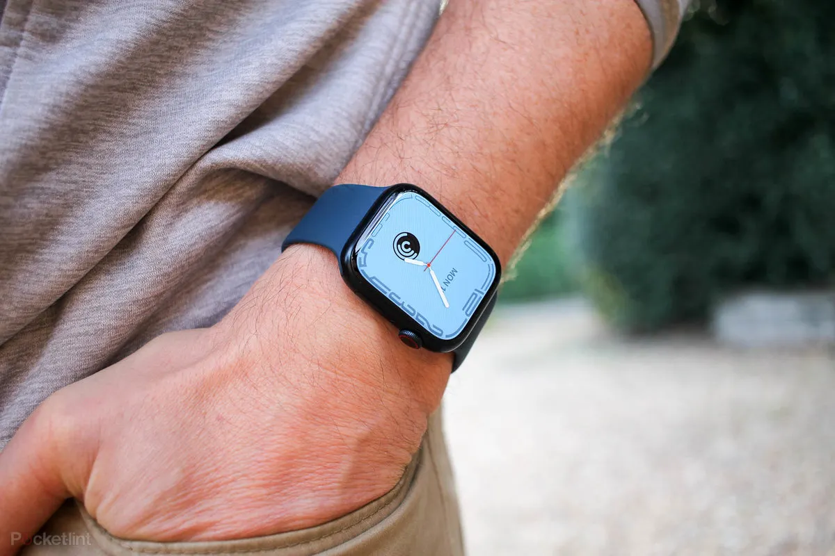 Apple Watch Series 7 отдают с экстренной скидкой в Черную пятницу. Последний шанс взять часы по лучшей цене в 2021 году