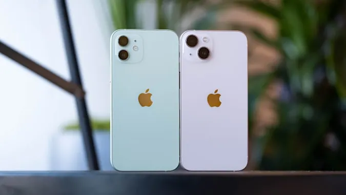 iPhone 13 уже можно купить со скидкой. В чем новый девайс лучше iPhone 12?