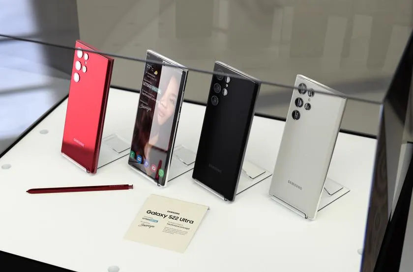 Каким будет Samsung Galaxy S22? Уже есть первые изображения – корейцы опять копируют iPhone