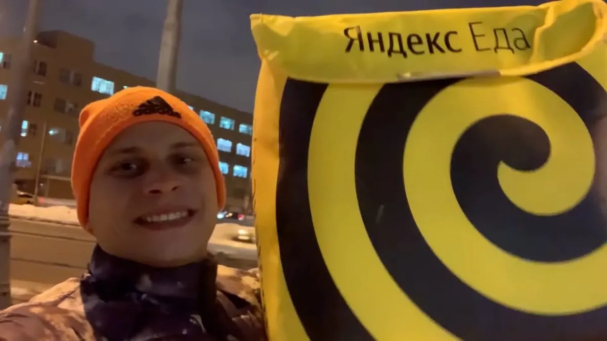 Сколько зарабатывают курьеры в «Яндекс.Еде»? И реально ли заказать там алкоголь?