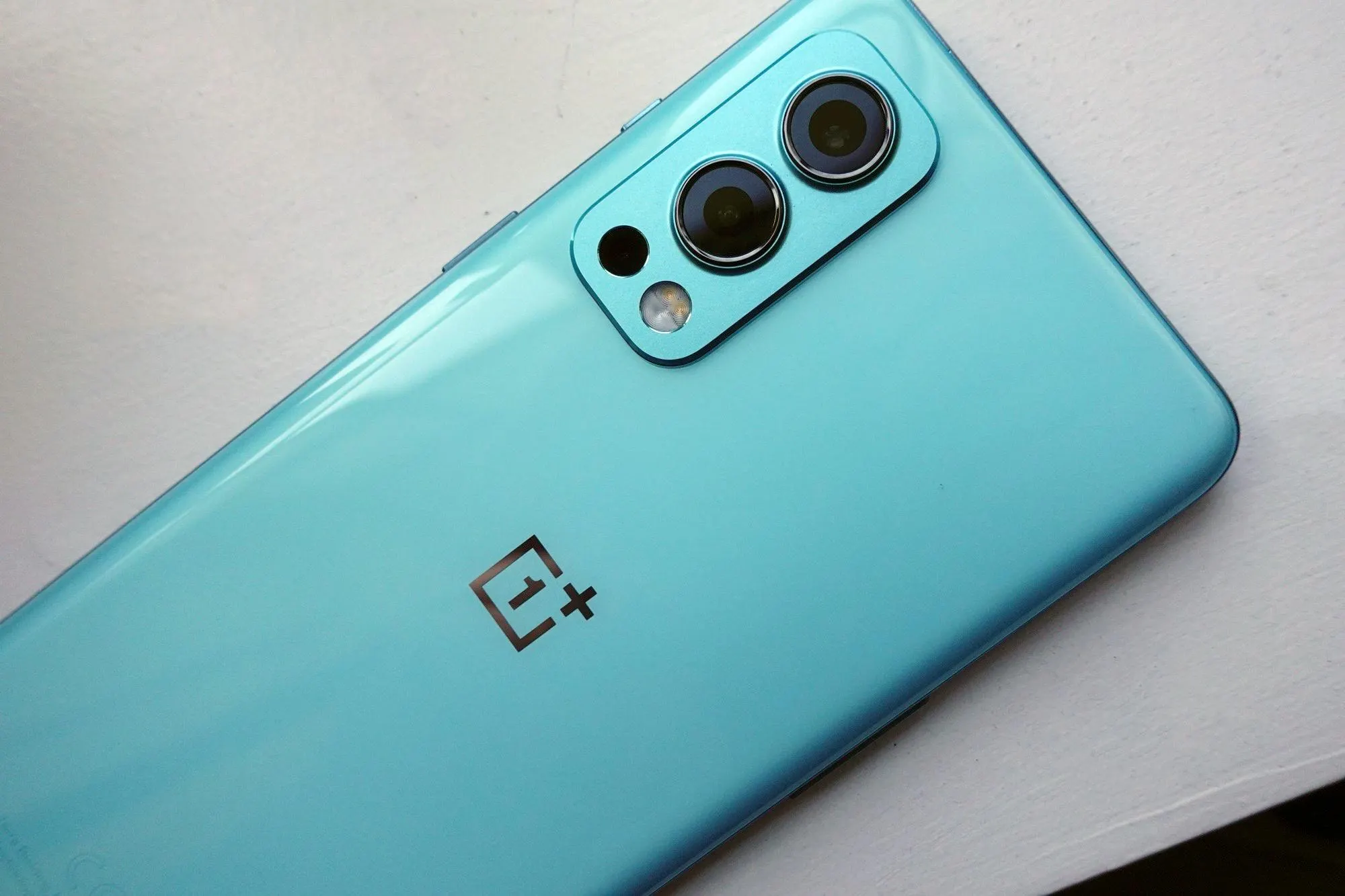 OnePlus Nord 2 можно урвать на AliExpress за гроши. У него крутейшая камера и сверхбыстрая зарядка