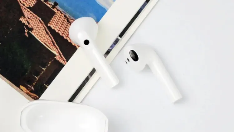 Xiaomi Redmi Buds 3 подешевели до неприличия. Это новый клон AirPods за гроши