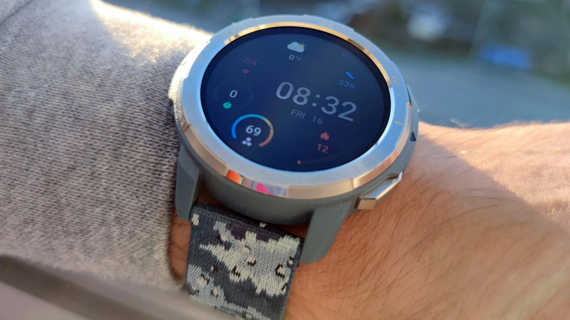 Honor Watch GS Pro доступны по рекордно низкой цене. Это неубиваемые смарт-часы с жирной батареей