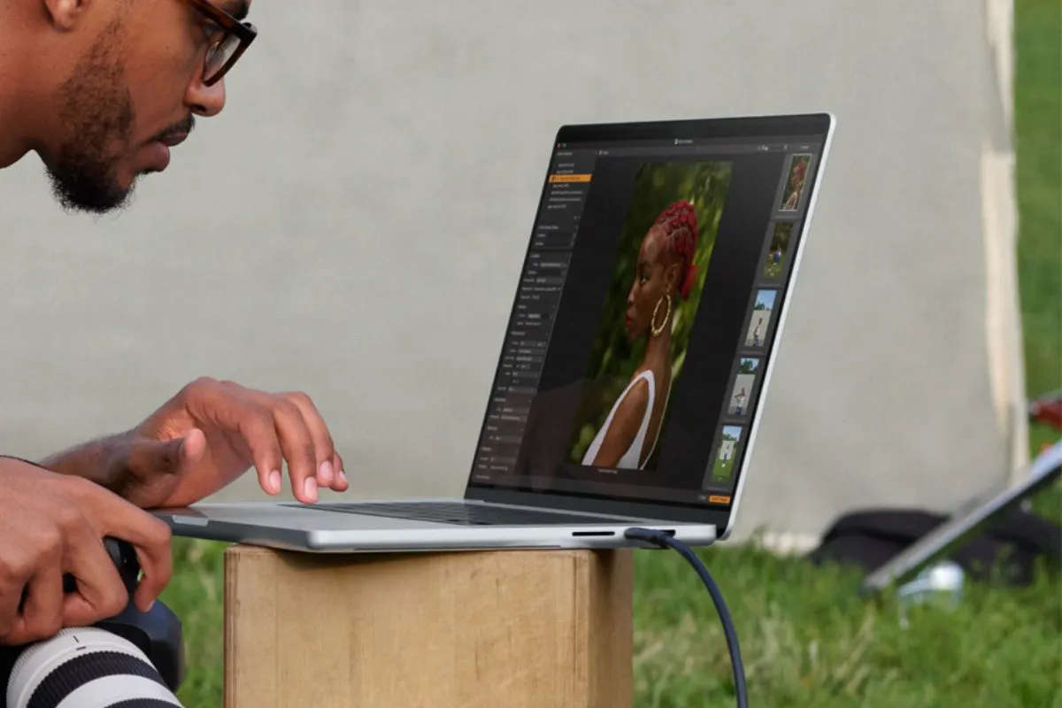 Новый MacBook Pro очень толстый. Ноут сравнили со старым поколением
