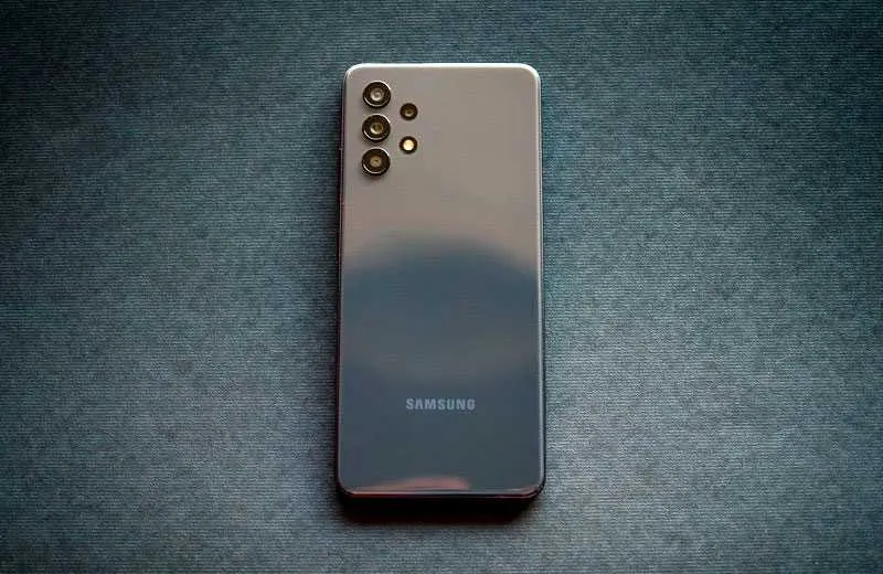 Хитовый Samsung Galaxy A32 рекордно подешевел. Этого середняка не стоит недооценивать
