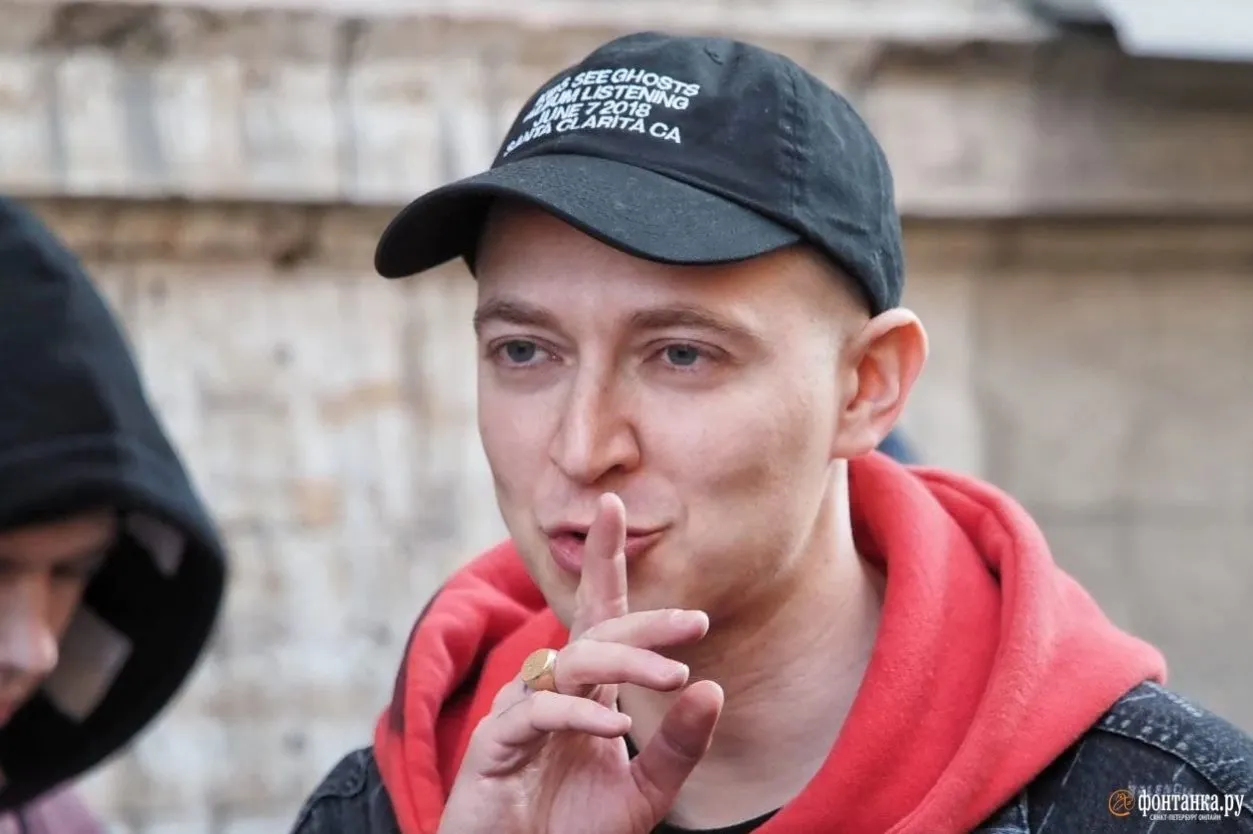 «Осталось, чтобы за Хованского вписался Ваня Нойз». На суд к Хове пришли Оксимирон и Мэддисон