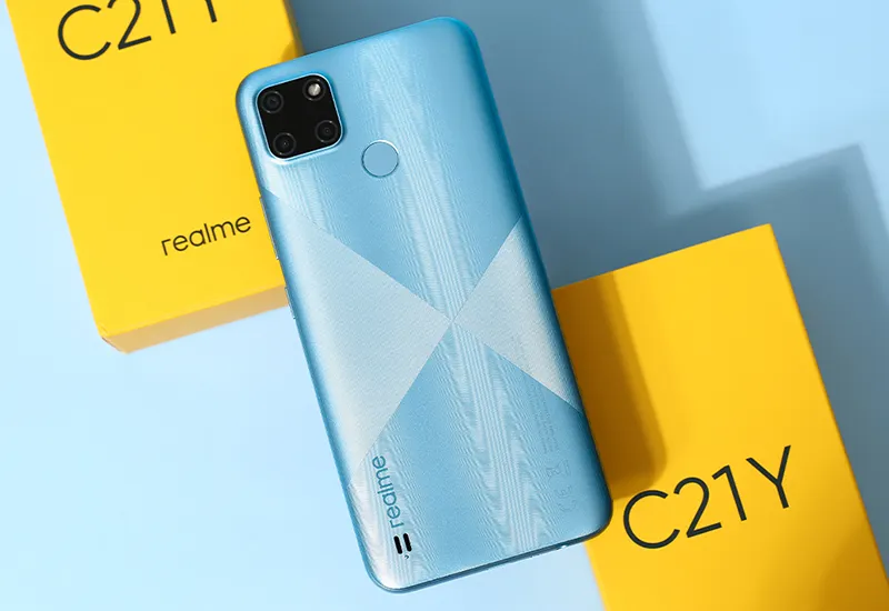 Realme C21Y рухнул в цене до 10 тысяч рублей. Нашли три причины его купить