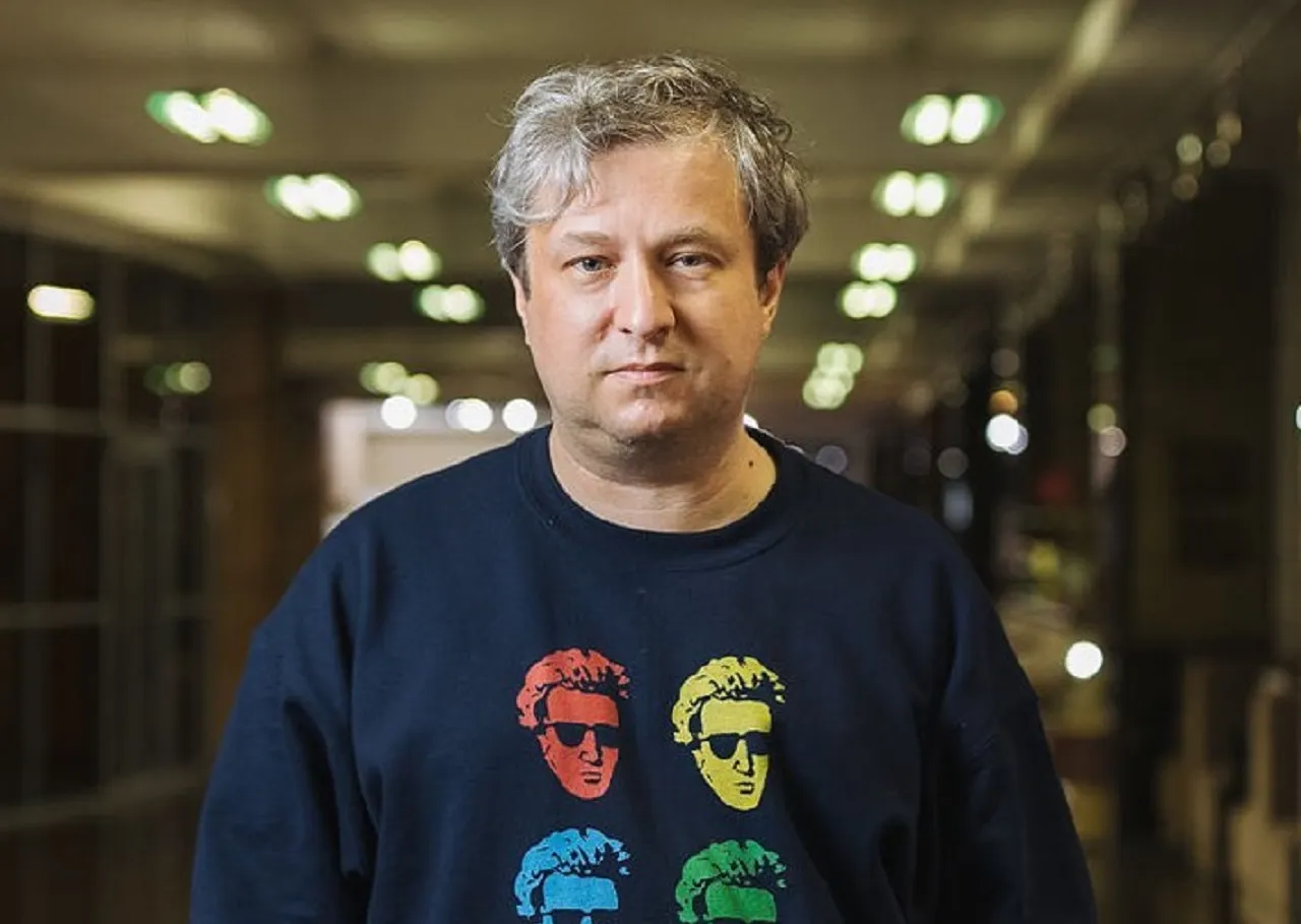 Константин Эрнст снова отомстил Антону Долину за рецензию. Журнал критика остался без госденег