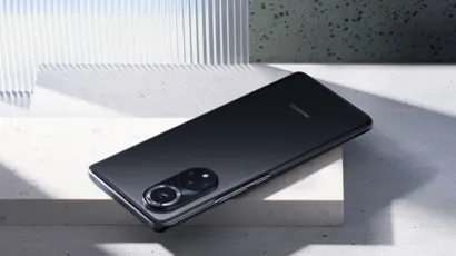 Новый хит Huawei уже можно купить со скидкой на Али. У девайса 120-герцовый экран и реактивная зарядка