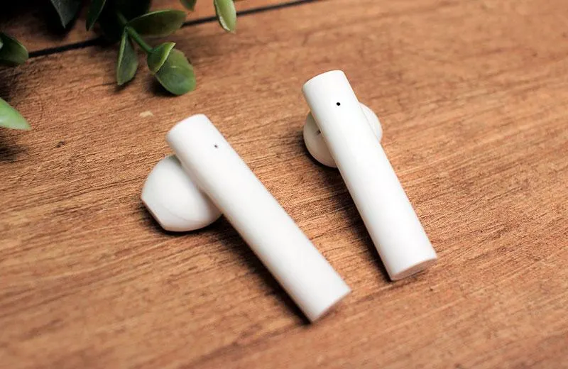 Хитовые TWS-наушники Xiaomi отдают за гроши на распродаже 11.11. Так дешево они никогда не стоили