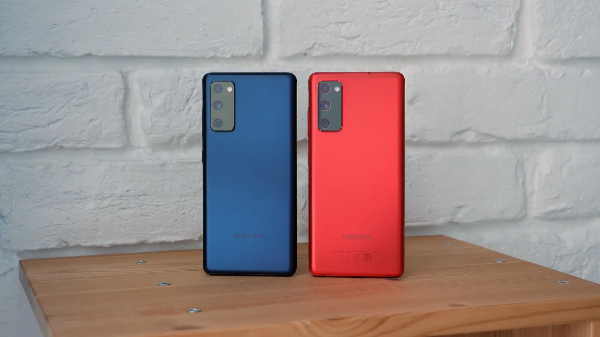 Samsung Galaxy S20 FE отдают со скидкой на Али. Это лучший субфлагман на рынке