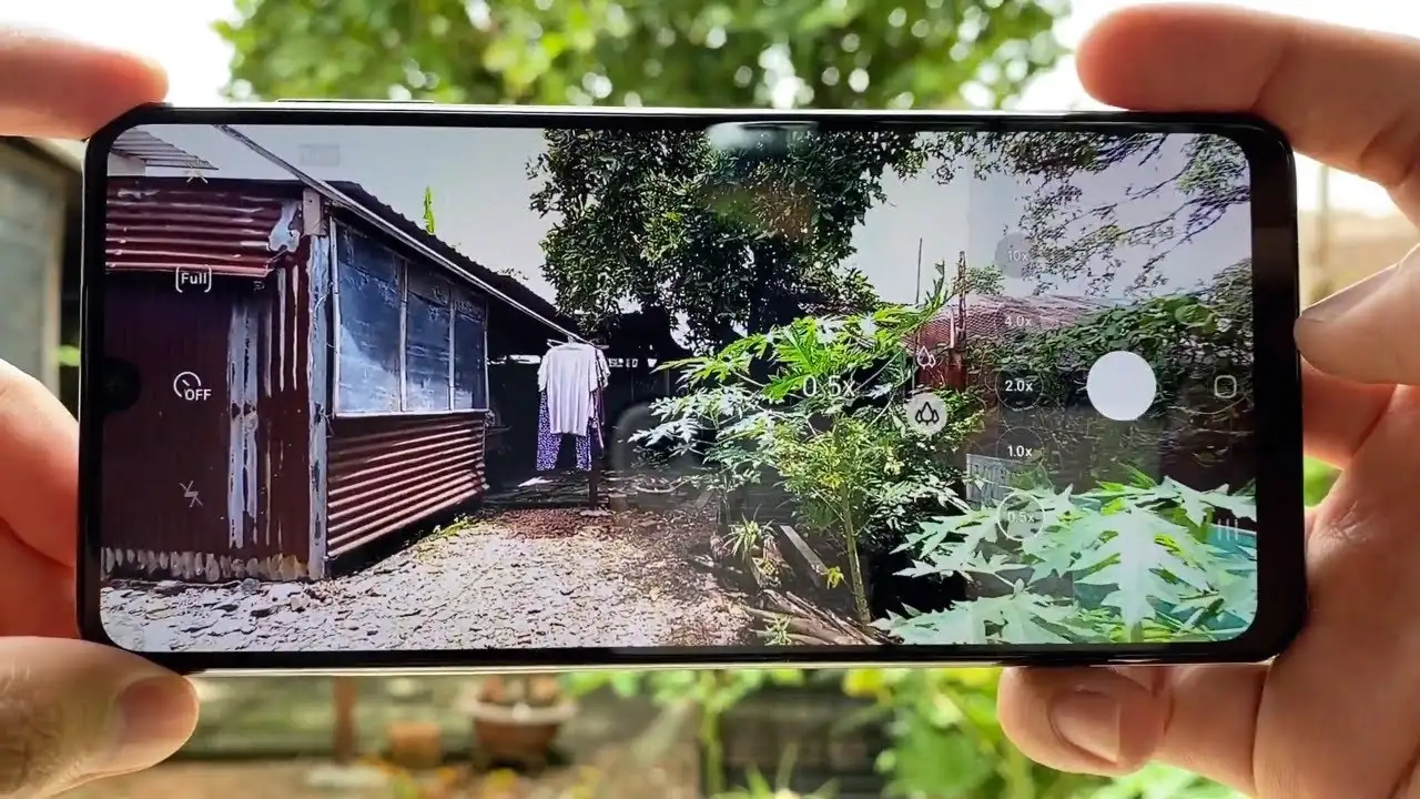 В России появился новый Samsung Galaxy за 20 тысяч рублей. Это девайс с неплохим процессором и 90-герцовым экраном