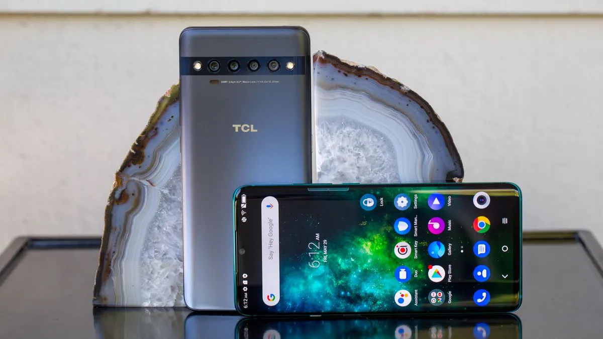 Неизвестные девайсы с изогнутыми AMOLED-экранами рвут конкурентов. Смарты доступны по лучшим ценам на распродаже 11.11