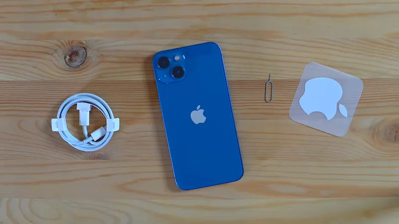 iPhone 13 радикально подешевел. И сейчас он лучший за свои деньги