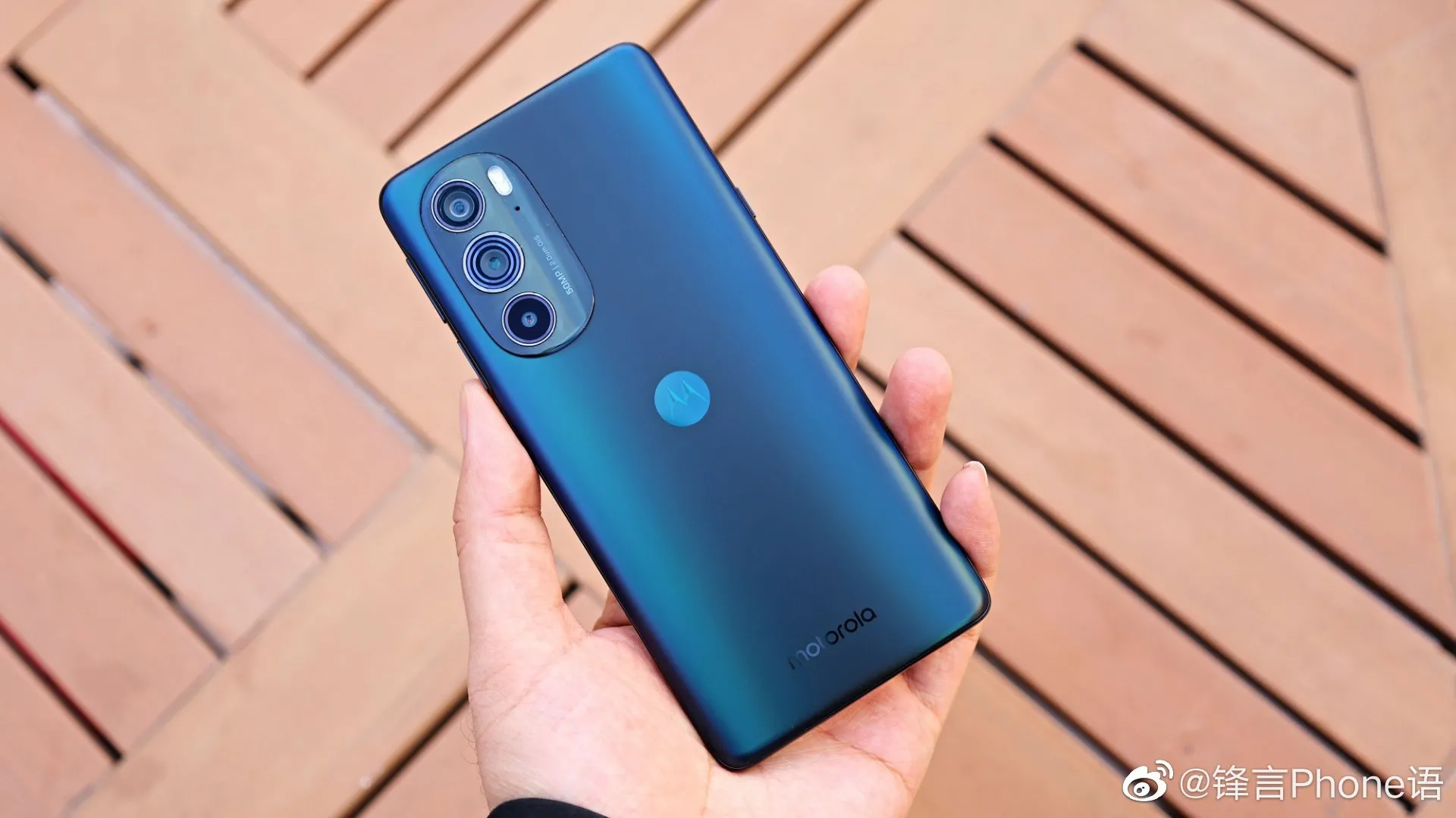 Motorola выпустила самый мощный смартфон в мире. Компания опередила даже Xiaomi и Realme