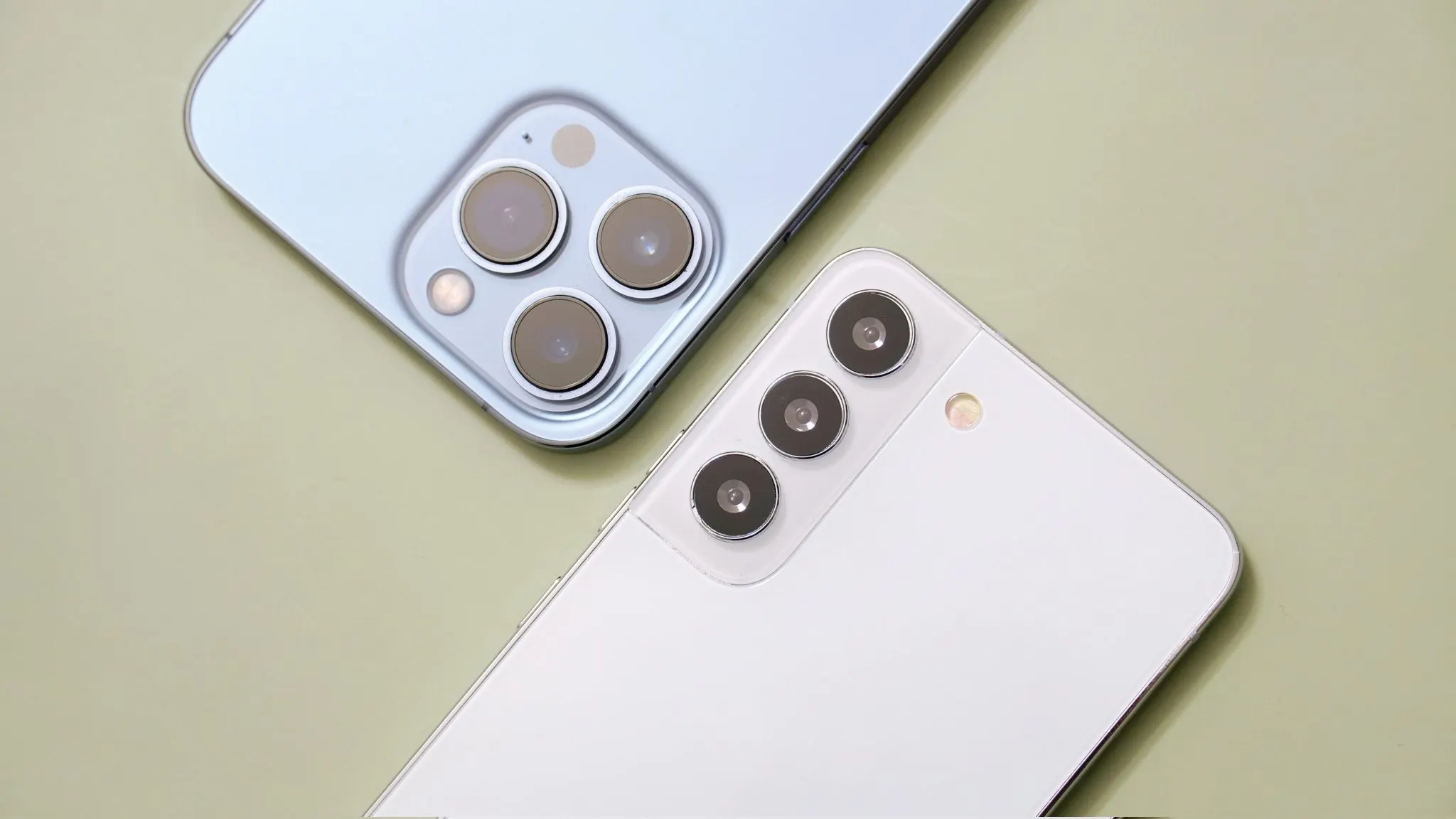 «iPhone проиграет с треском». Флагманский Samsung Galaxy S22 должен стать хитом