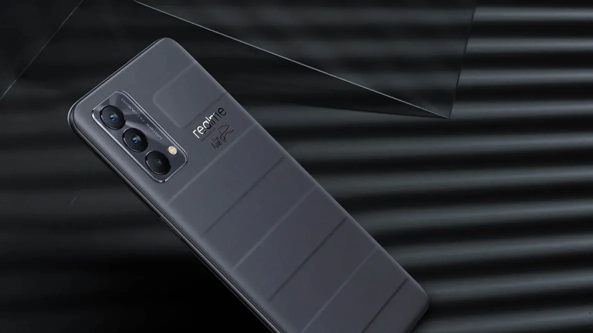 Берем люксовый Realme GT Master Edition за гроши на Али. У него эксклюзивный дизайн и мощное железо