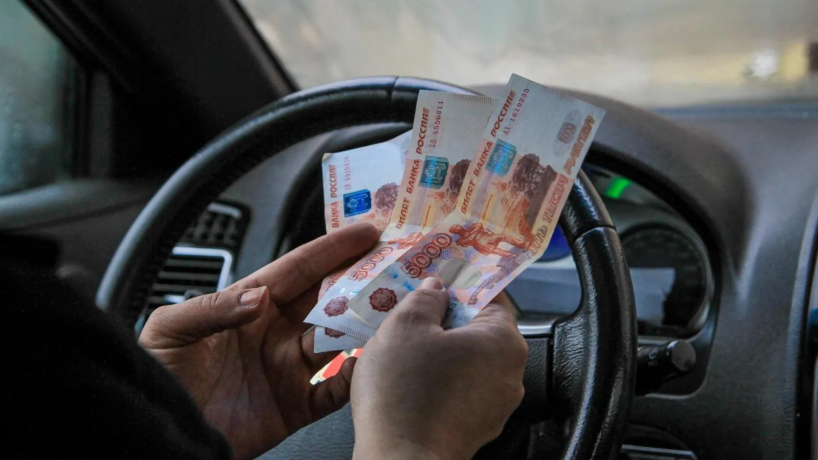 Такси в России неизбежно подорожает в 2022 году. Каких цен стоит ждать?