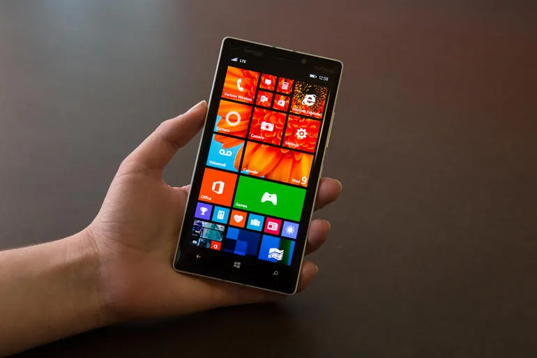«Ты пишешь из 2010 года?» Парень купил себе телефон на Windows Mobile – зачем?