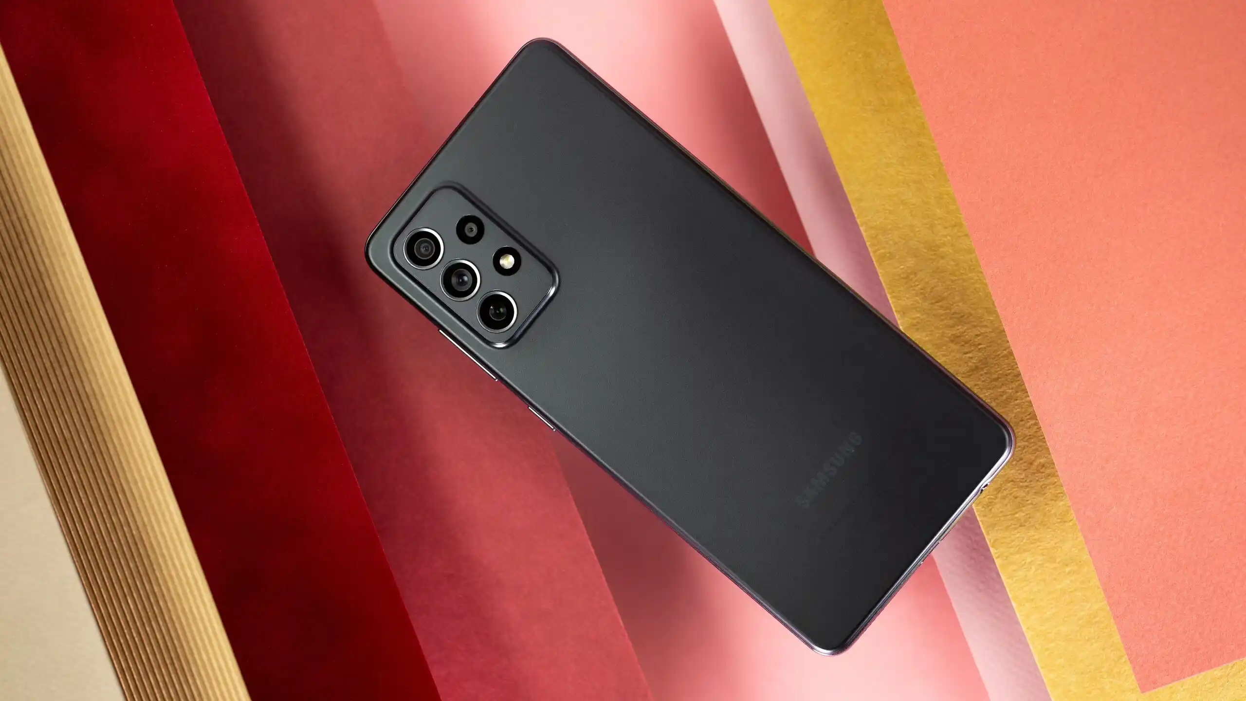 Хитовый Samsung Galaxy A52 снова подешевел на Али. Самое время брать этот смартфон