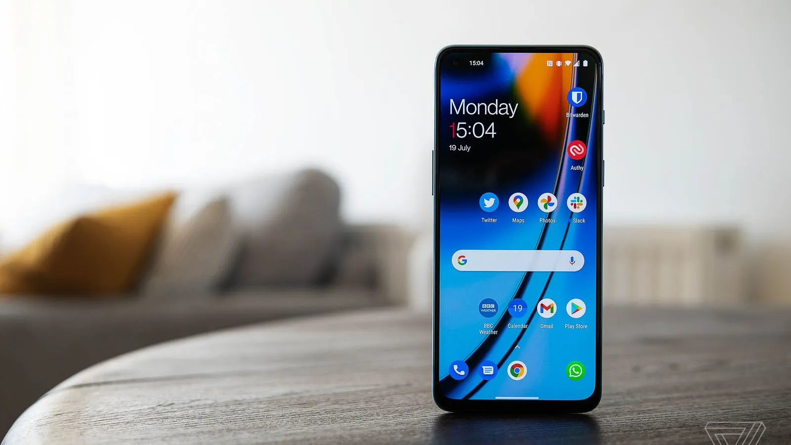 Хитовый субфлагман OnePlus вновь подешевел на Али. Забираем мощный девайс с отличной камерой