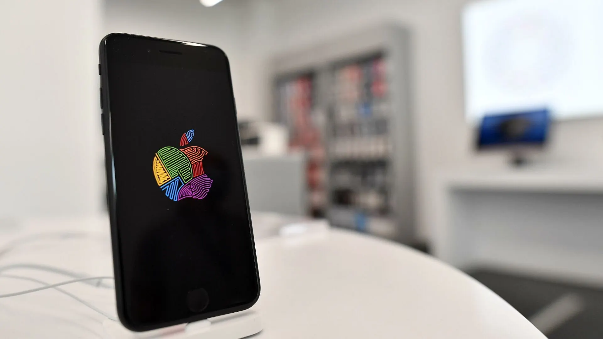 Сколько будет стоить iPhone SE? Предсказывают рекордно низкий прайс