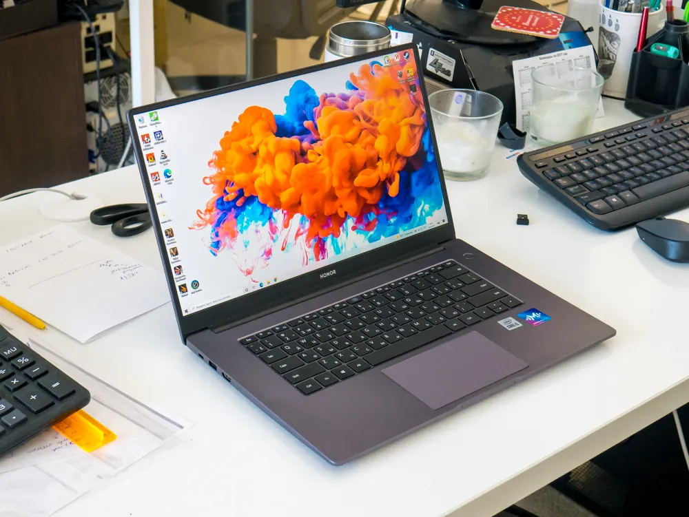 Honor MagicBook X рухнул в цене на Tmall. Это лучший ноутбук до 40 тысяч рублей