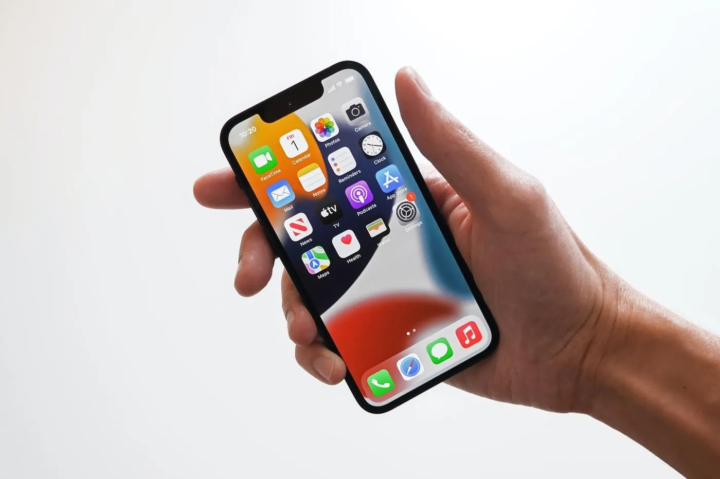 За вашим iPhone реально могут следить. Как избавиться от хвоста?