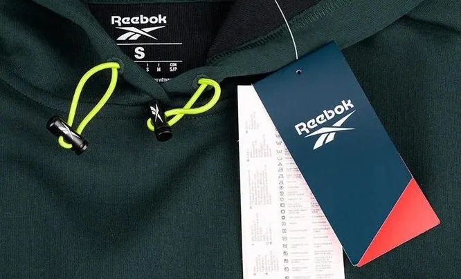Спортивные костюмы от Reebok отдают на AliExpress за гроши. Две вещи можно урвать по цене одной
