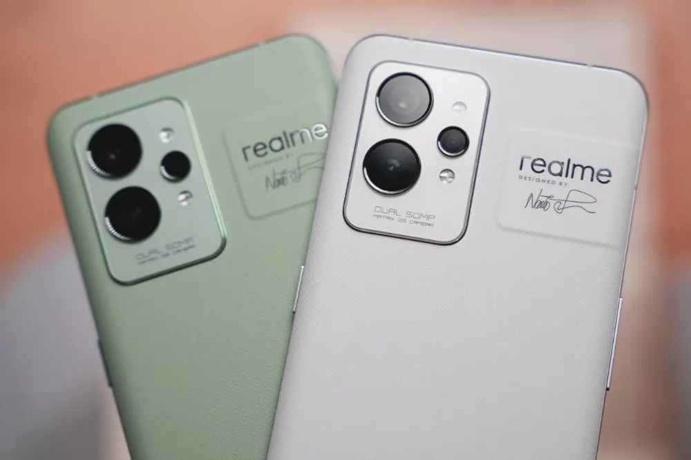 Свежий флагман Realme радикально подешевел на Али. У него уникальный дизайн и топовый процессор