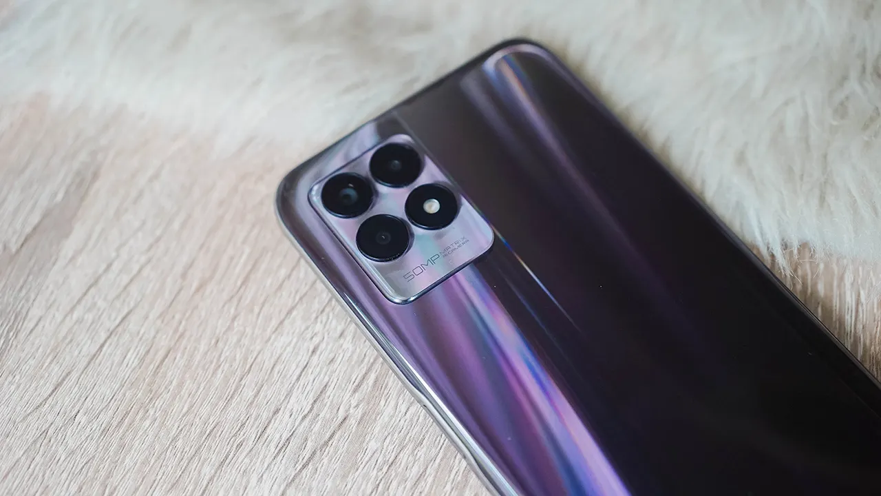 Топовый бюджетник Realme отдают за бесценок. Самый доступный вариант с геймерским железом