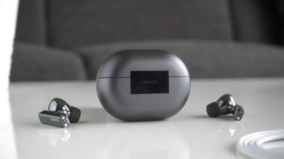 Надо бежать за Huawei FreeBuds Pro. Берем наушники с АШП по лучшей цене