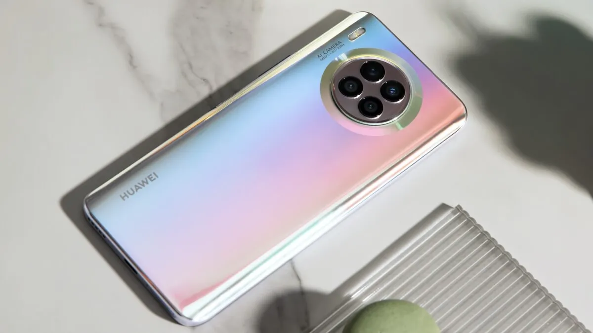 От Huawei Nova 8i c топовой камерой и реактивной зарядкой избавляются на Tmall. Цены ниже нет нигде