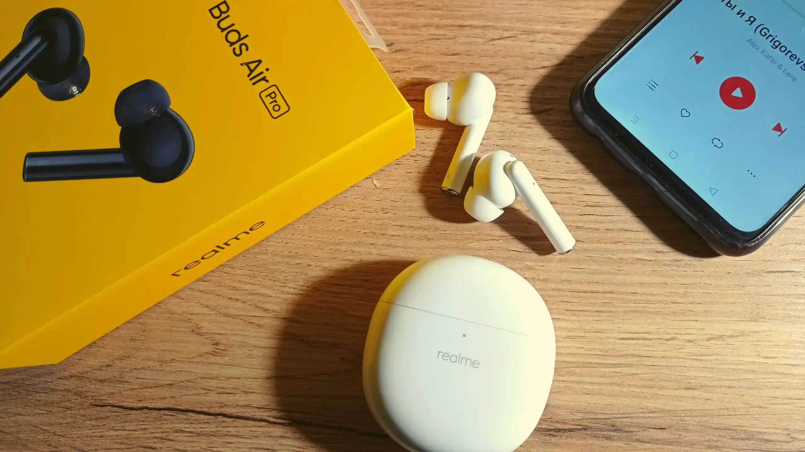 Хватаем топовые наушники Realme со скидкой на Маркете. Они ничем не хуже AirPods Pro