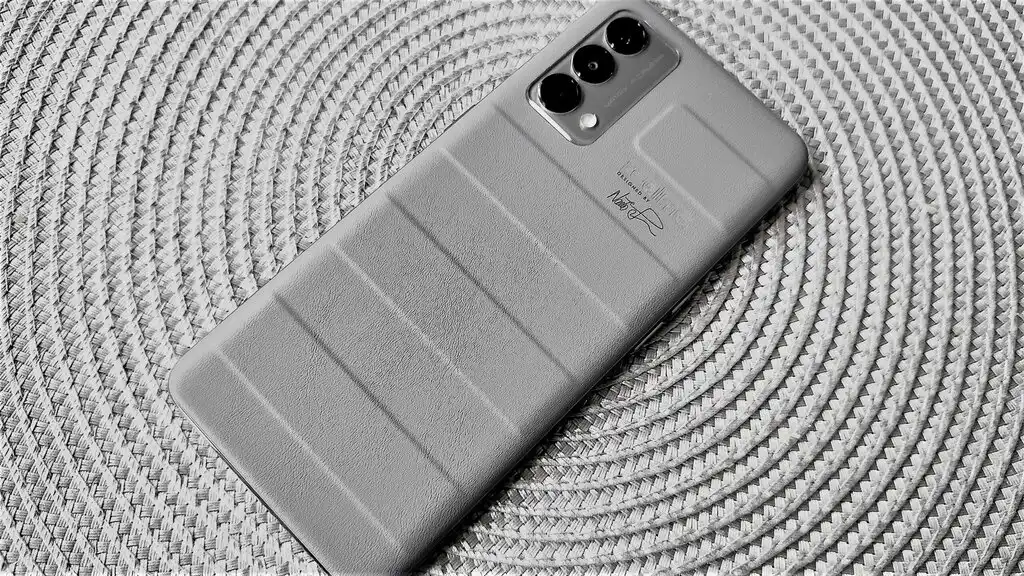Realme GT Master Edition радикально подешевел на Tmall. Девайс, который стоит брать в 2022 году
