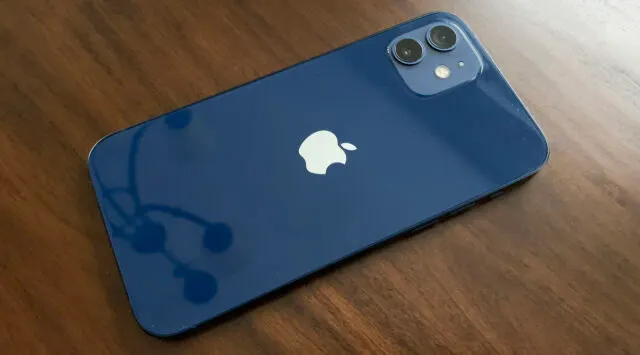 iPhone 12 снова подешевел. Лучшие версии пробили психологические отметки