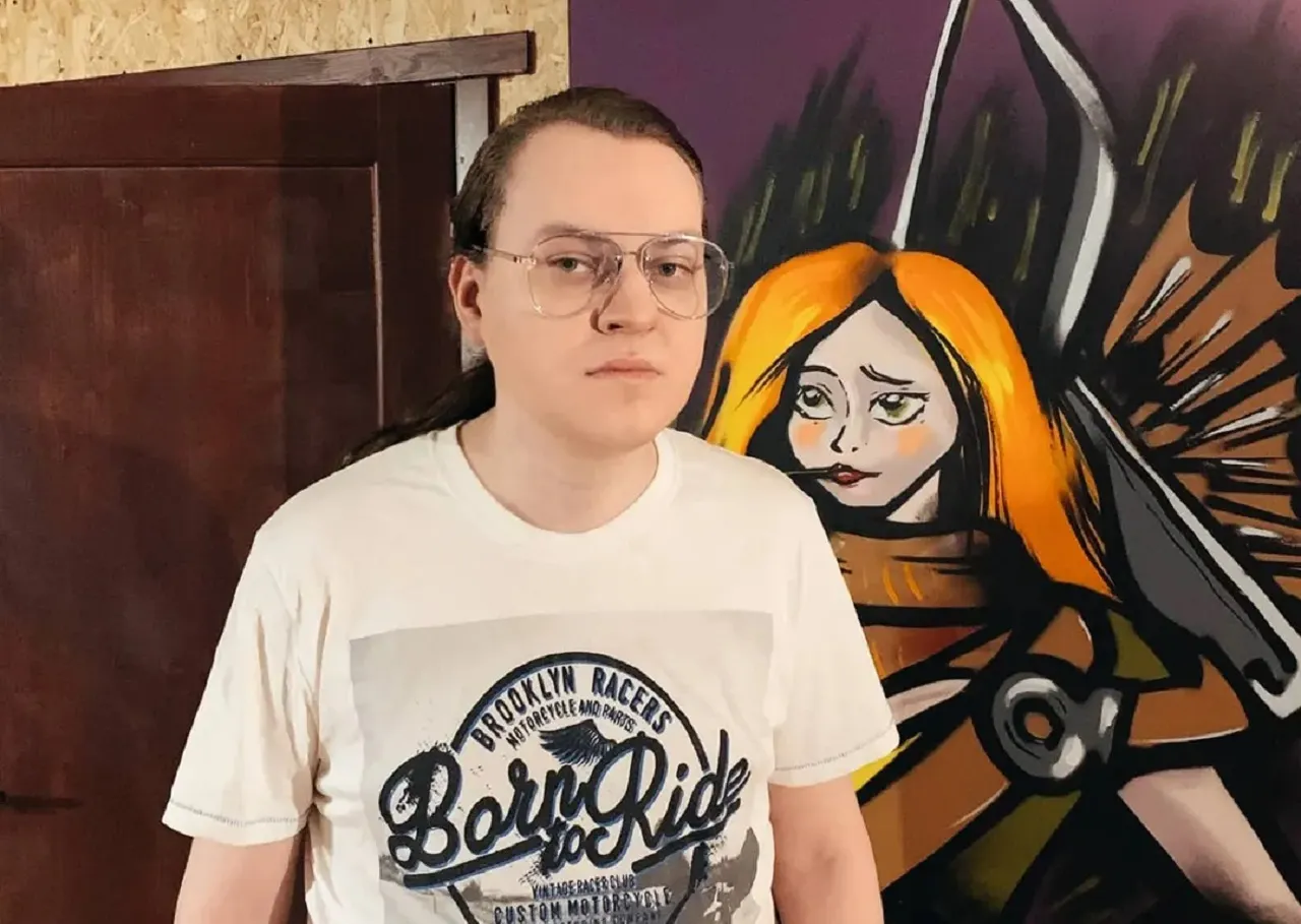 Юрий Хованский расстался с девушкой, которая 7 месяцев ждала его из тюрьмы. Почему они поругались?