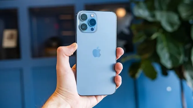 iPhone 13 Pro Max радикально прокачали. Теперь у флагмана две батареи, USB-C и порт для наушников