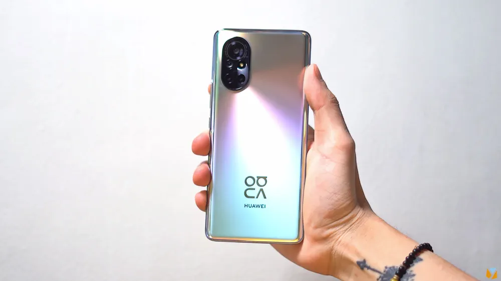 Берем Huawei Nova 8 по минимальной цене на Tmall. У него изогнутый экран и сверхбыстрая зарядка