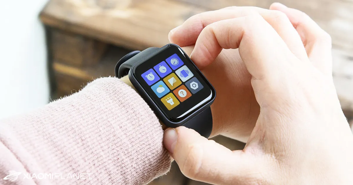 Xiaomi Mi Watch Lite еще можно урвать по вменяемой цене. Надежный вариант с парой крутых фич