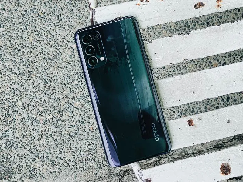 Oppo Reno5 отдают со скидкой на Маркете. У девайса шикарная селфи-камера и неплохой чипсет