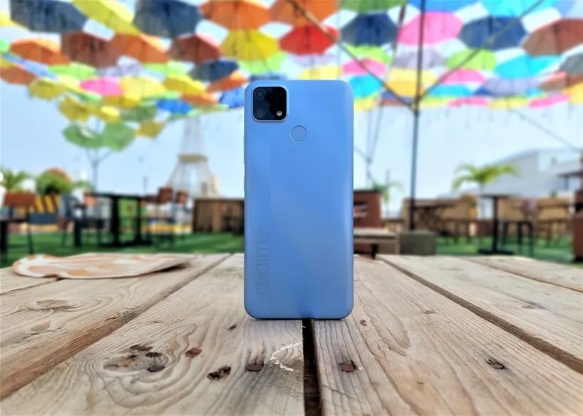 Этот Realme — лучший бабушкофон бренда. Его еще можно купить по адекватной цене