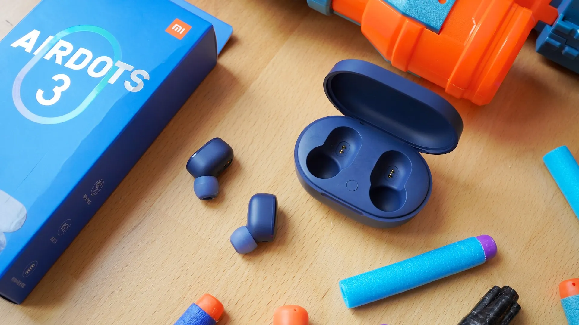 Эти Xiaomi AirDots — самые выгодные наушники на сегодня. У них нет недостатков за свои деньги