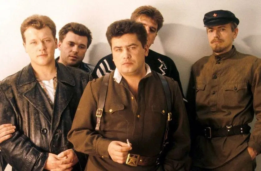 5 странных фактов про Николая Расторгуева. Лидер «Любэ» не служил в армии и вылетел из института